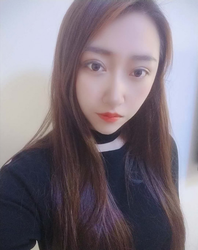 哈尔滨 长腿年轻美女